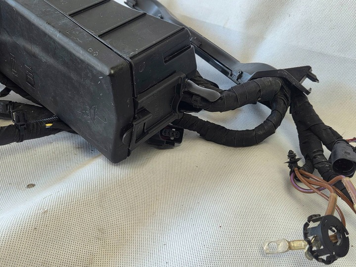 фото №10, Skoda fabia iv коробка предохранителей жгут