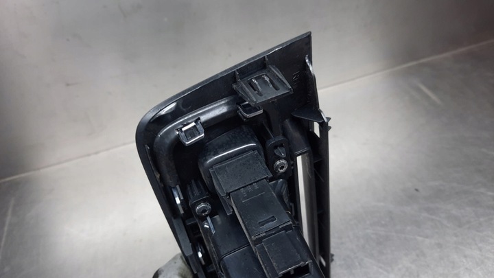 фото №7, Решітка повітропровід центральна 1302138 volvo v60 s60 ii 10-18r