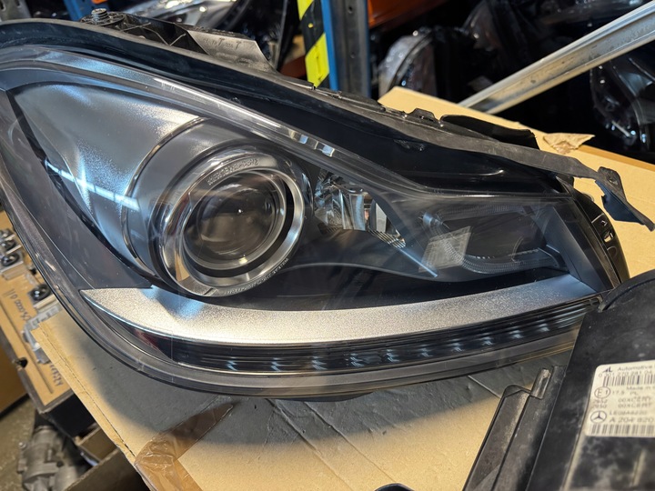 фото №13, Mercedes c 204 w204 рестайлинг bi ксенон поворотный led левая правая комплектная