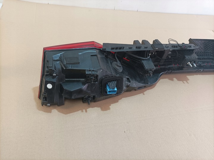 фото №14, Audi q8 лампа крышки зад 4m8945095p