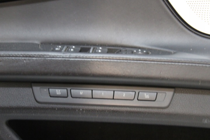 фото №11, Bmw 7 f01 f02 760li inividual bang olufsen карта обшивки кожа чёрная 4штуки