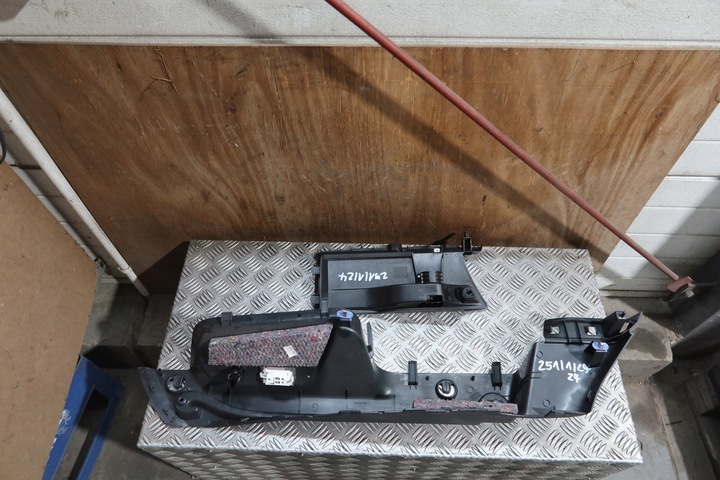 фото №11, Боковина багажника лівий зад megane iii універсал 769180018r