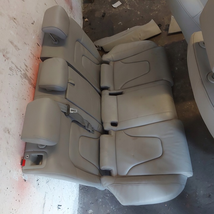 фото №7, Сиденья диван кожаный audi a4 b8 sedan