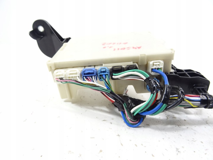 фото №10, Toyota aygo ii 1.0 vvti коробка bezpiiecznków 82730-0h0 30-a 821410h800f