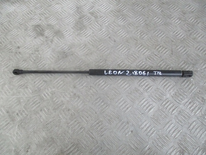 фото №10, Амортизатор кришки зад комплект seat leon ii 05-09r. lc9z 2.0 tdi