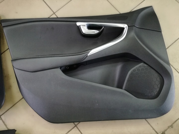 фото №13, Volvo v40 ii 2012 - 2019 рік сидіння диван обшивки підлокітник r-design