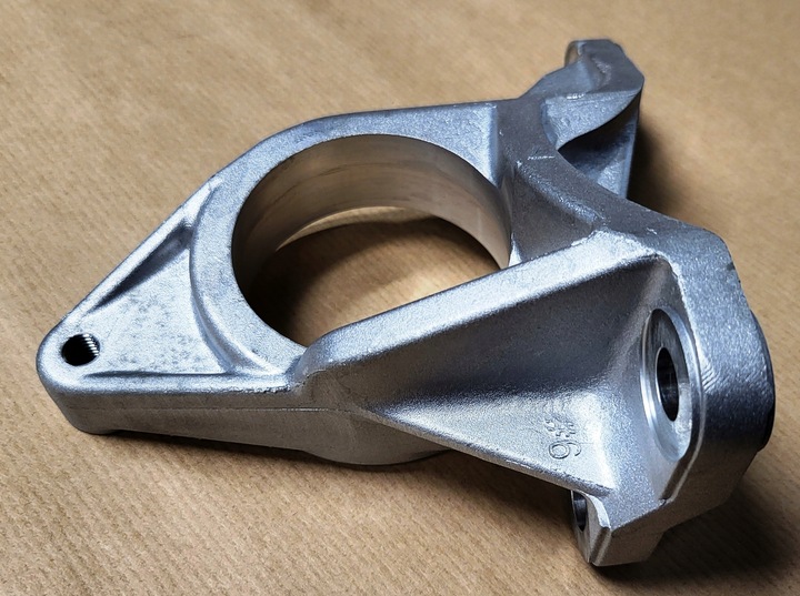 фото №12, Новый оригинальный кронштейн двигателя renault kadjar 1.5dci 39780jd500