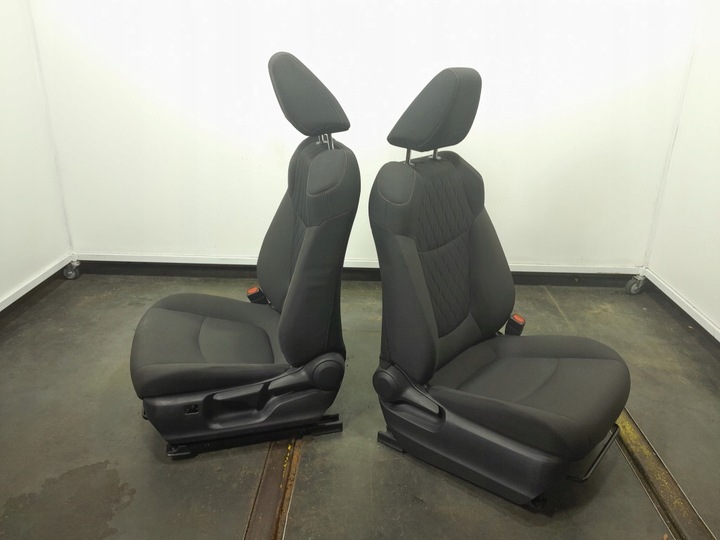 фото №6, Toyota corolla xii e21 гибрид sedan сиденья диван комплект велюр eu