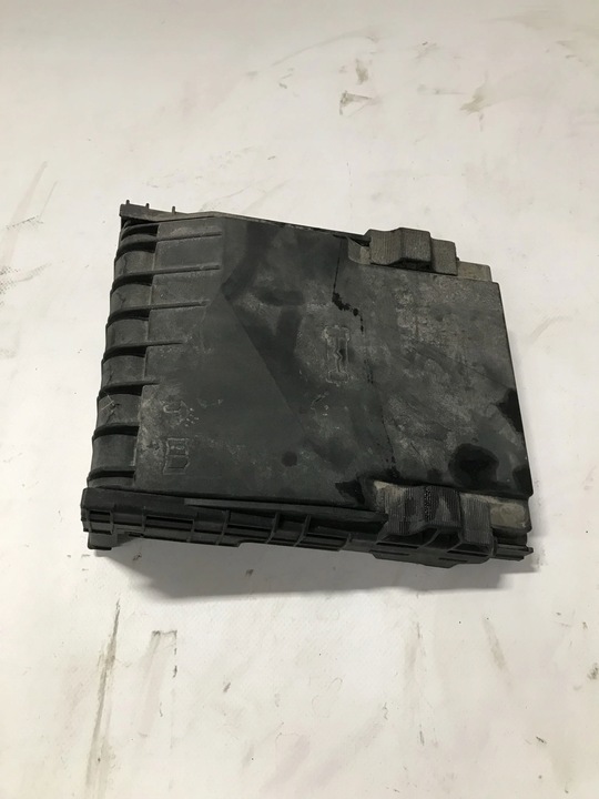 фото №1, Корпус коробка предохранителя passat b7 10- 2.0tdi