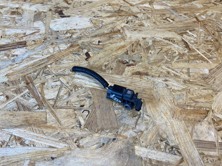 фото №6, Датчик удара штекер nissan juke ii f16 985815ra0a 2019-