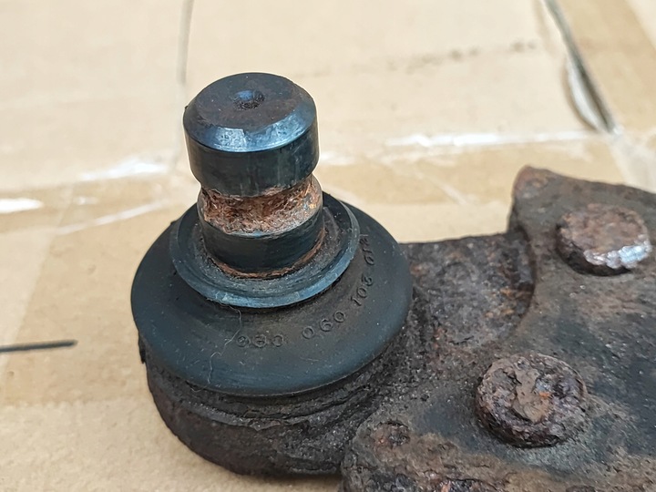 фото №7, Ford kuga mk1 2.0 tdci важіль праві перед