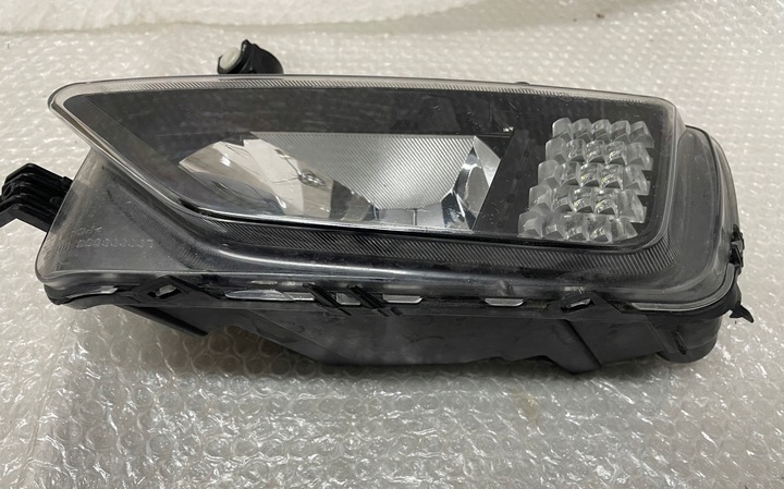 фото №1, Галоген правый vw polo 2g drl led поворотник