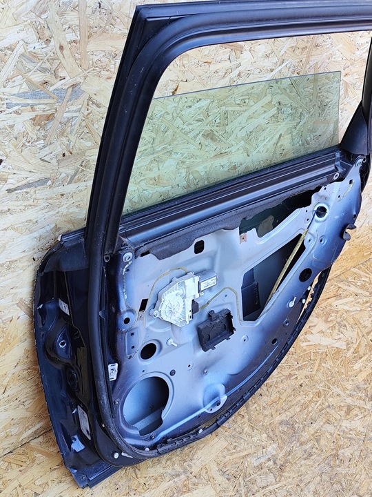 фото №9, Audi a6 c6 4f0 дверь правые зад правые задние универсал стекло рамка оригинал