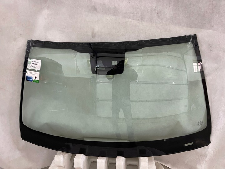 фото №1, Mercedes c w205 купе стекло передняя hud po 2016