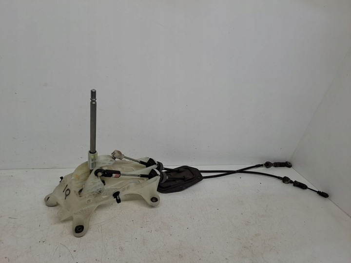 фото №1, Выборщик домкрат изменения коробки передач toyota iq 1,0