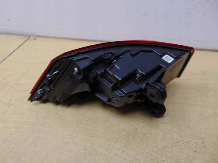 фото №9, Лампа права зад led vw golf viii 5h0945208a європа