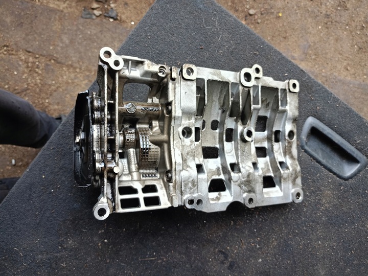 фото №5, Bmw n47d20 насос масла 8518405