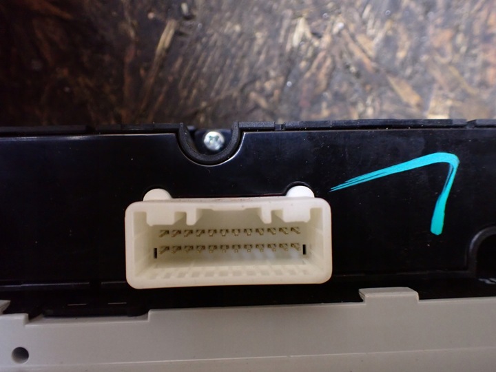 фото №13, Панель средний воздуховод кондиционер kia ceed ii 1,4 crdi 2014r hb 95710-1h700 8420