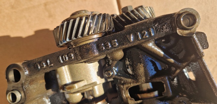 фото №6, Насос масла модуль skoda superb ii passat golf 2.0 tdi 03l103535