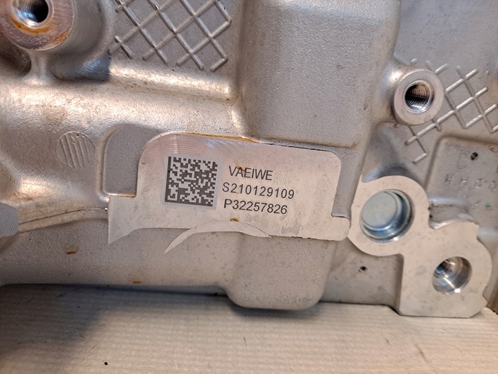 фото №8, Головка двигуна volvo xc40 2.0b 32257826 32257746