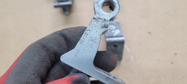 фото №5, A7 4g s7 петля петли дверь правые правые перед передние ly7g