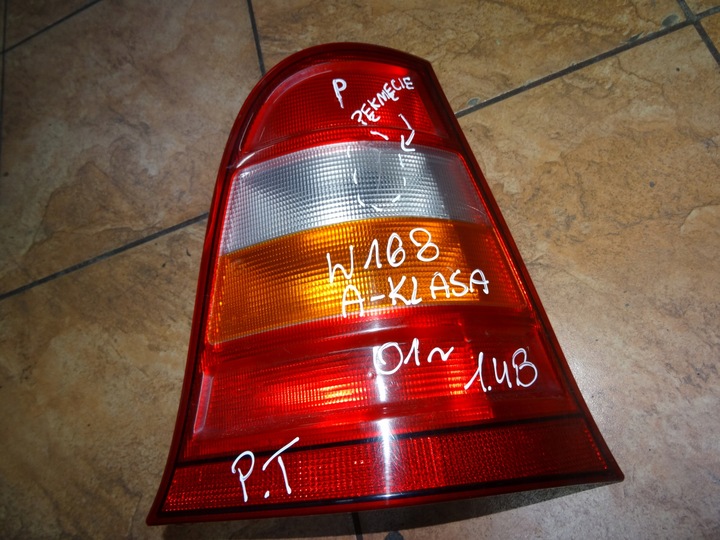 фото №1, W168 a-klasa 1.4b 01' лампа правые зад