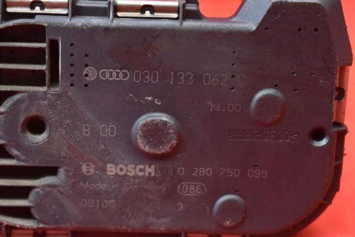 фото №6, Дросельна заслінка 030133062c vw polo 3 iii 6n 1.4 8v 60 km 94-01