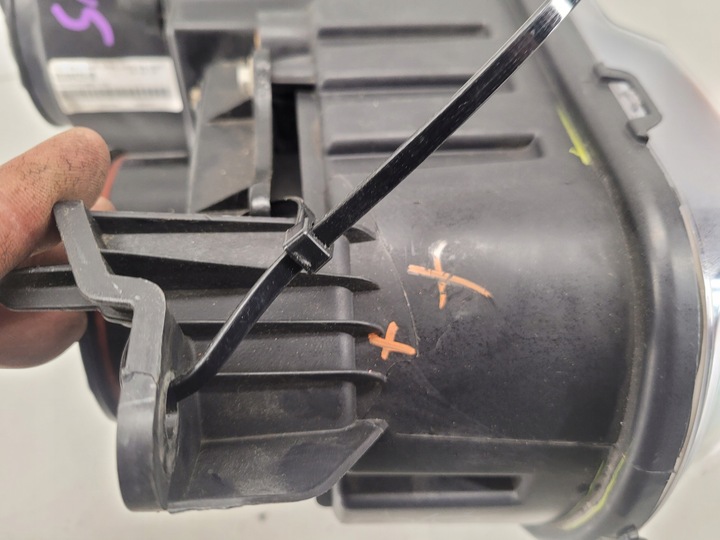 фото №12, Dodge challenger ксенон 15- лампа левая перед передняя