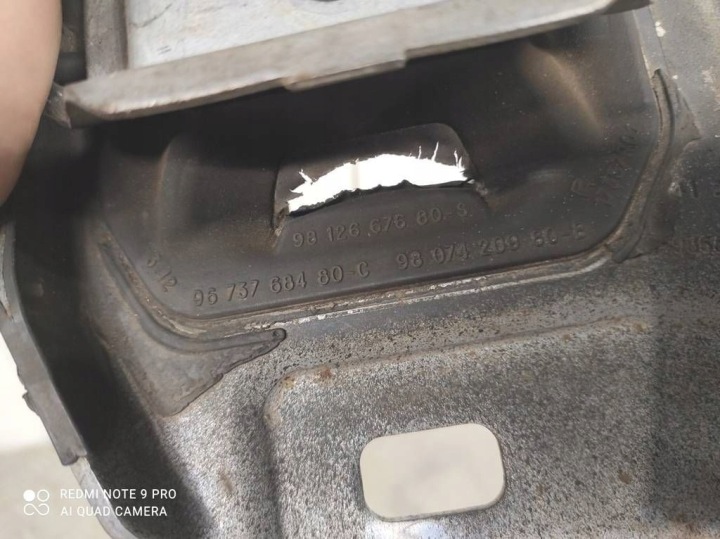фото №12, Кронштейн подушка коробки peugeot expert iii citroen jumpy 1.5 b-hdi 9812667680