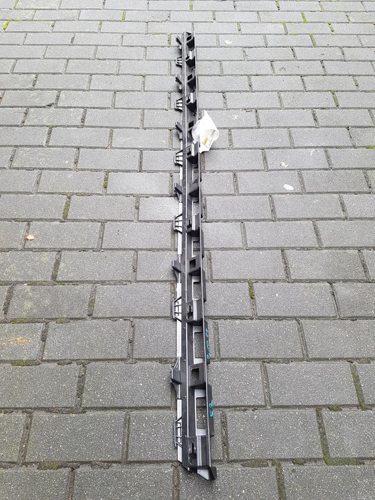 фото №2, Vw passat b8 крепление планки пороговой порог накладка пороговая 3g0853946c