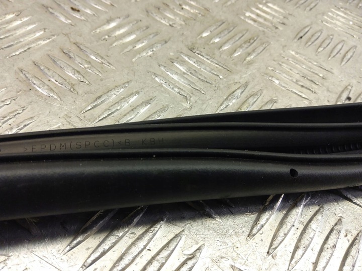 фото №11, Kia niro 2021 резиновая прокладка дверь передних