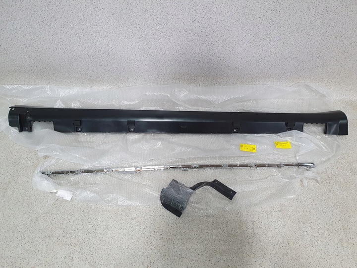 фото №9, Tesla модель s рестайлинг накладка планка пороговая правая комплект новое 6005875-00-j