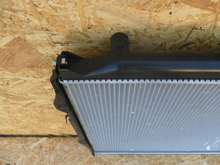 фото №16, Toyota land cruiser fj100 1998 1999 радіаторів води