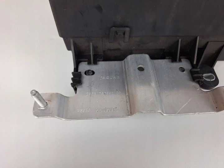 фото №6, Jaguar xe 2016 рамка / модуль запобіжників