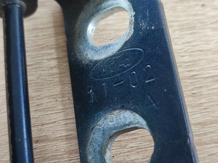 фото №9, Петли крышки багажника ford fiesta v 2002 r.