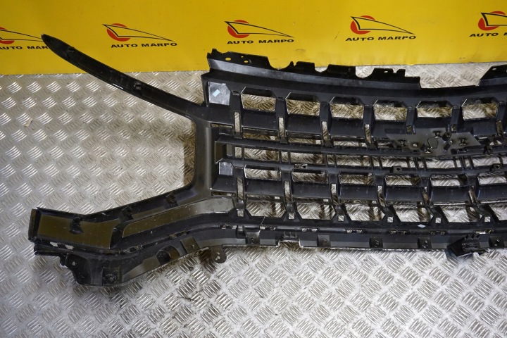 фото №10, Chevrolet suburban tahoe z71 2025 2026 - решётка перед решётка радиатора usa