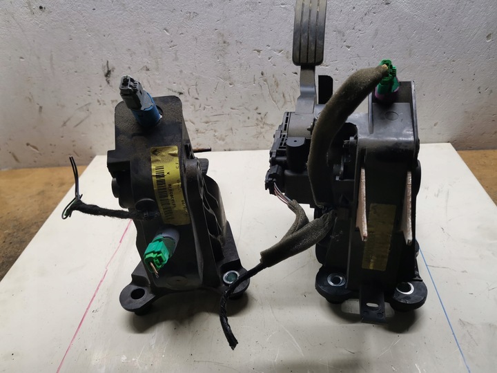 фото №11, Педали педаль газа тормоза сцепления laguna iii 46503000r 465010003r