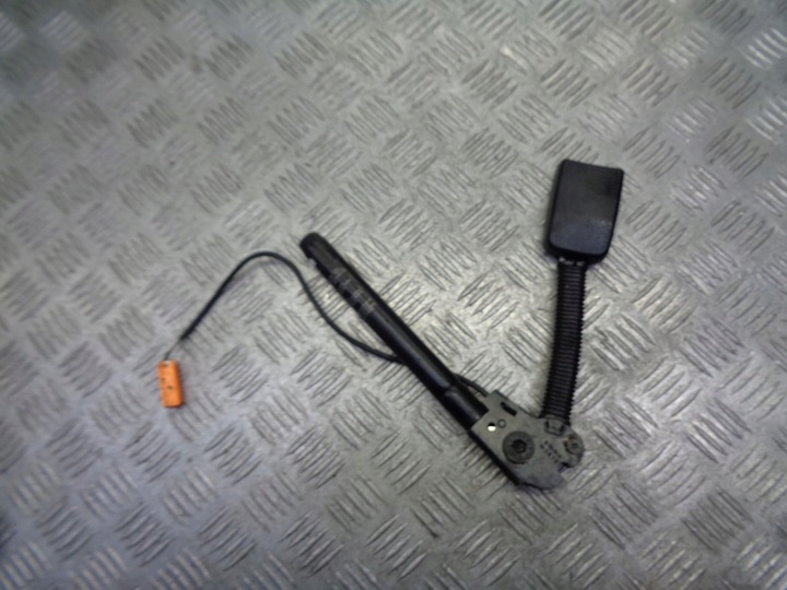 фото №1, Застібка ременя праві перед toyota avensis t25