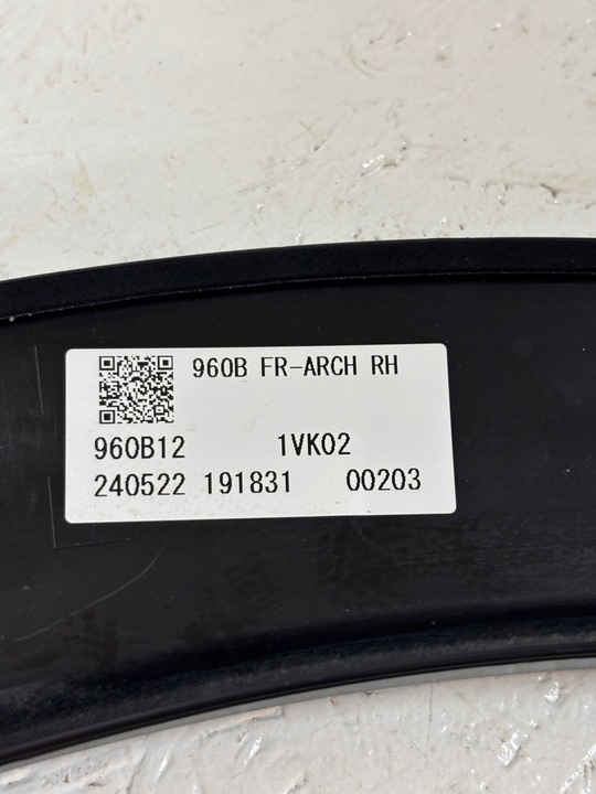 фото №12, Lexus lbx 2024 планка накладка крыльев правые перед передняя 75601-52050