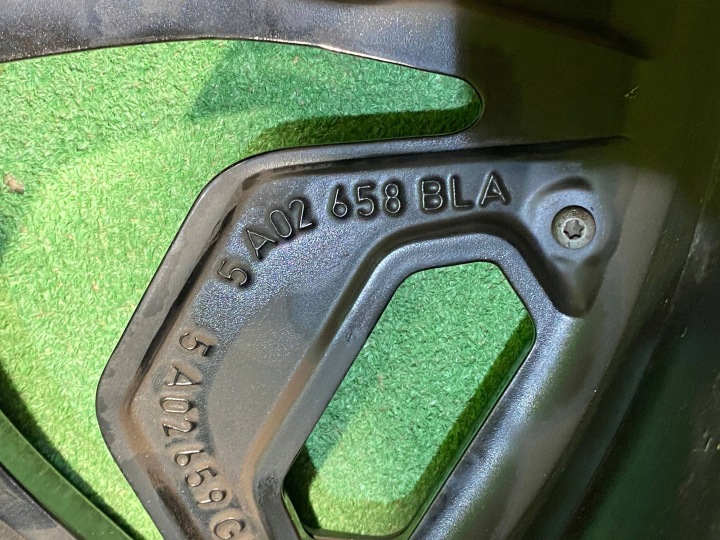 фото №15, Bmw ix i20 алюминиевый диск 22 адаптер 5a02658