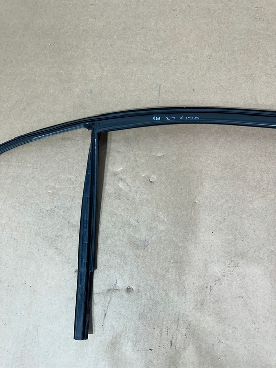 фото №9, Прокладка двері лівий зад, задня, na хром, направляюча mercedes w213 sm sedan