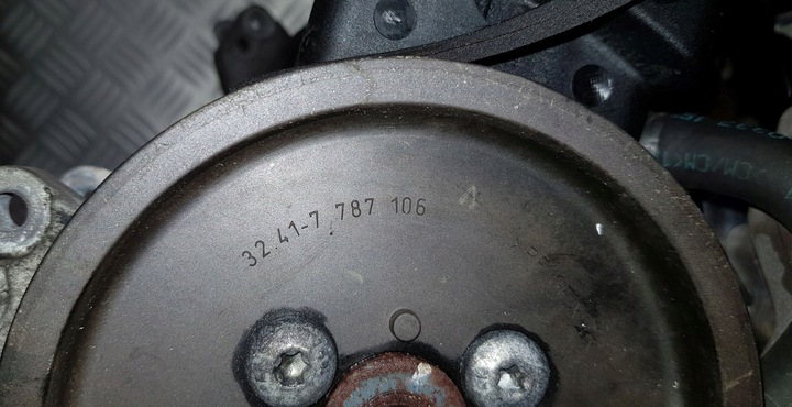 фото №16, Bmw e60 e61 535 3.5 d 272 насос усилителя бачок колесо ременное 7693974