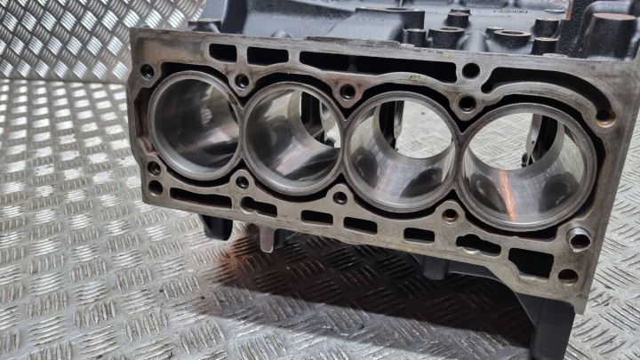 фото №8, Блок двигателя номинал 03c021af/ag/aj cav touran i golf vi passat b7 1.4 tsi