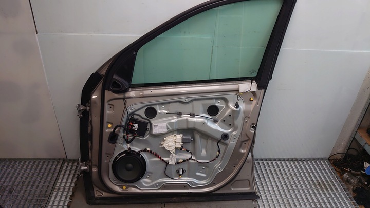 фото №9, Mercedes ml w164 двері праві перед c723 комплектні європа bez іржа