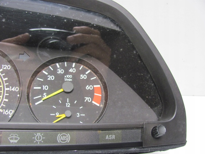 фото №4, Mercedes w126 560 v8 спідометр  w милях