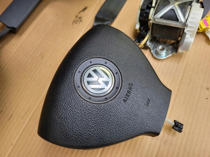 фото №8, Vw passat b6 05-10 торпедо роздавальна консоль подушка ремені комплект air bag