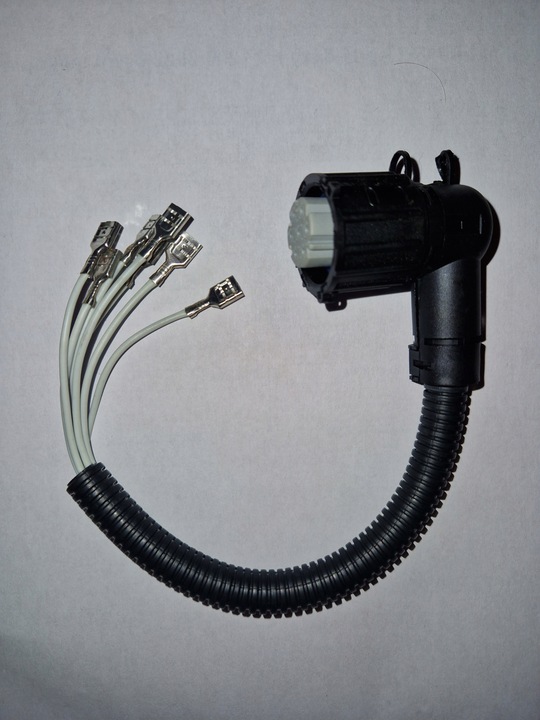 фото №1, Штекер штекер роз'єм багнет лампи зад iveco daily