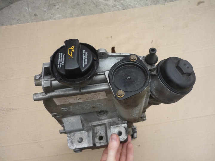 фото №10, Корпус розподільний вал vw golf v 1.4 fsi bln bkg 03c109211e справна