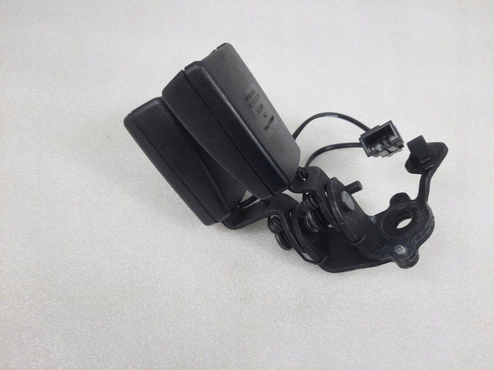 фото №1, Застёжка ремня зад задняя audi a3 8v 8v0857739