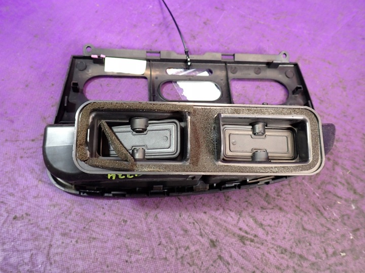 фото №8, Seat toledo iii 3 04- решётки воздуховод рамка средняя 5p1819110j